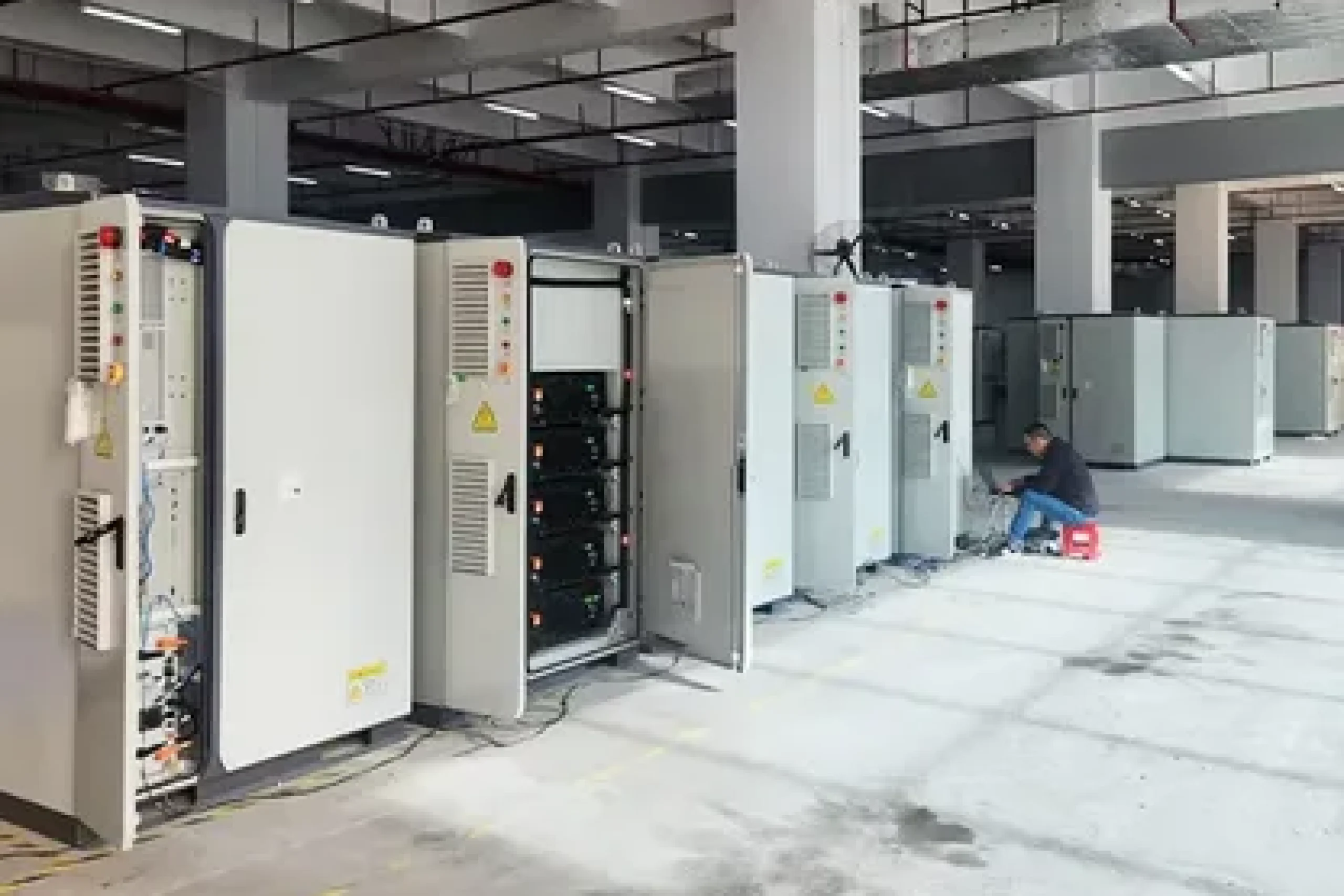 Large Commercial Battery Storage Backup Generators