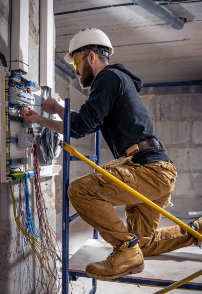 industrial-electrician-qualities